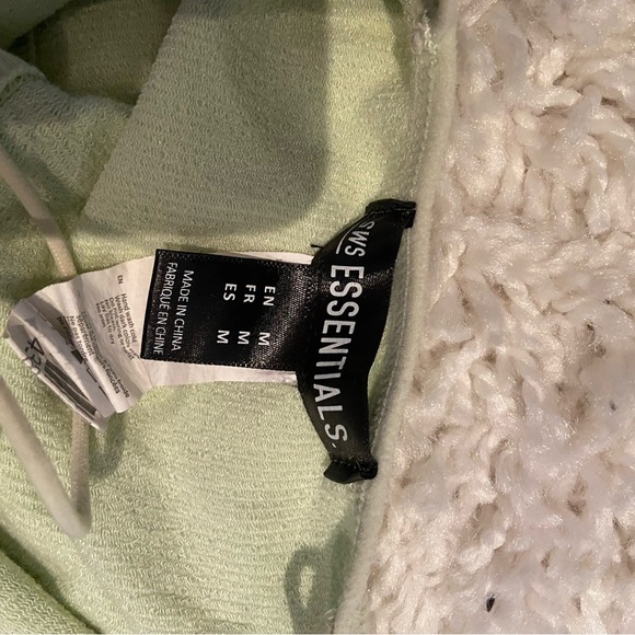 Light Green Ribbed Crop Top - Picture 3 of 3